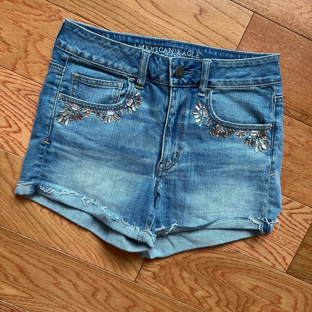 American Eagle embellished stretch jean shorts size 6 frayed hem boho distressed